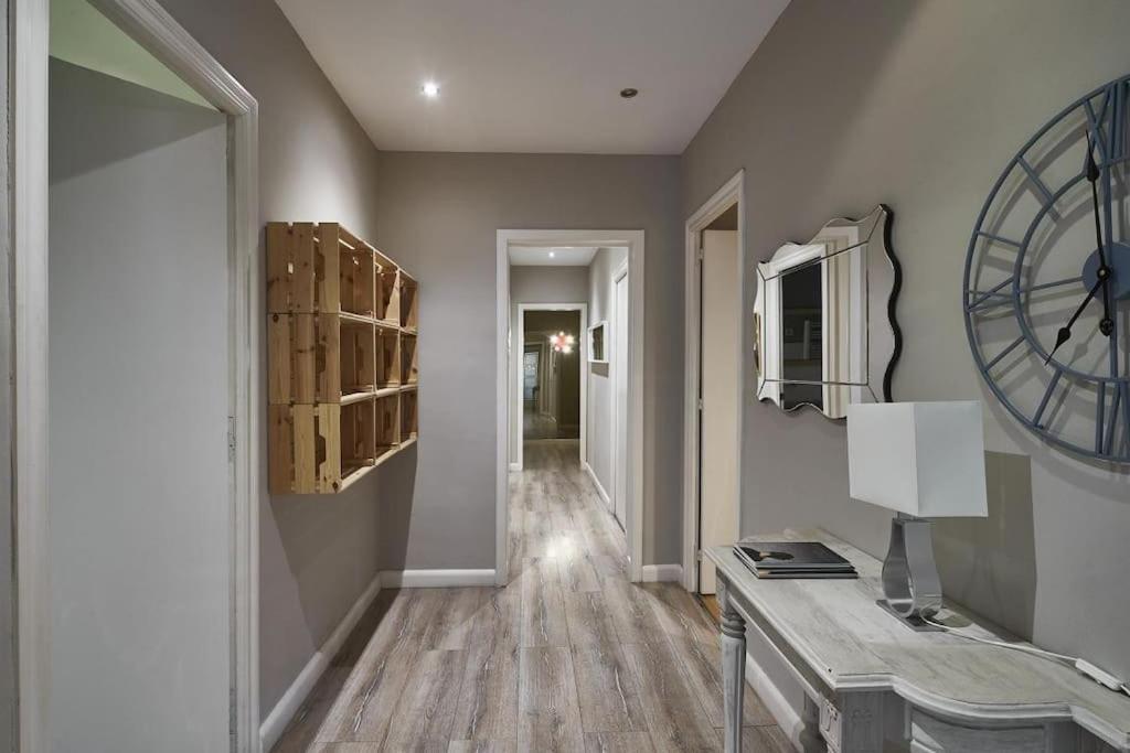 Magnificent 4 Bedroom Apartment In Eixample บาร์เซโลนา ภายนอก รูปภาพ