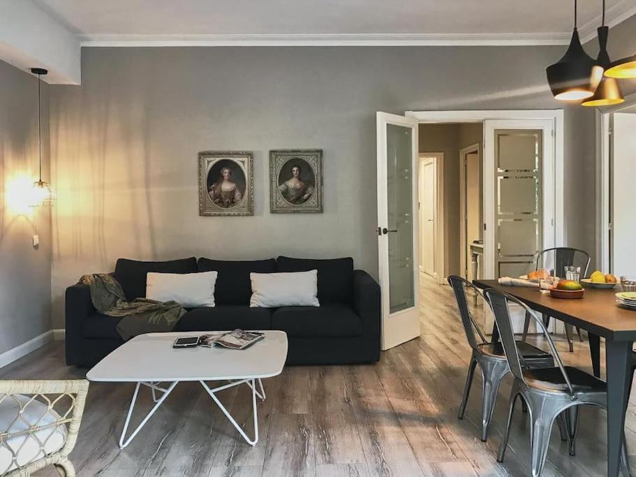 Magnificent 4 Bedroom Apartment In Eixample บาร์เซโลนา ภายนอก รูปภาพ